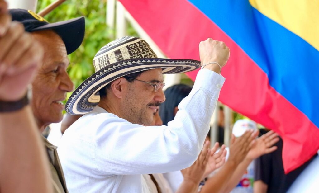 Iván Cepeda en encuentro con líderes sociales y comunidades